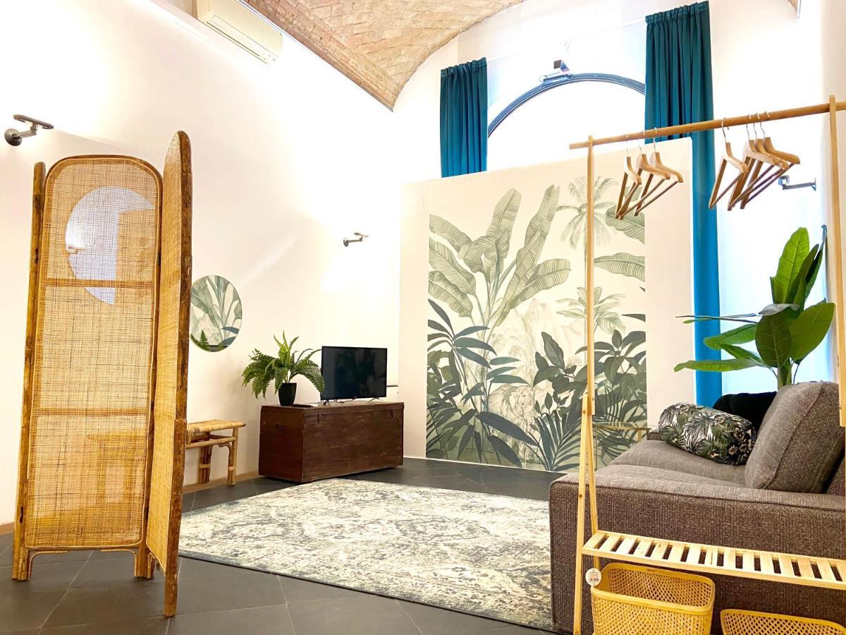 The Jungle Apartment Парма Экстерьер фото